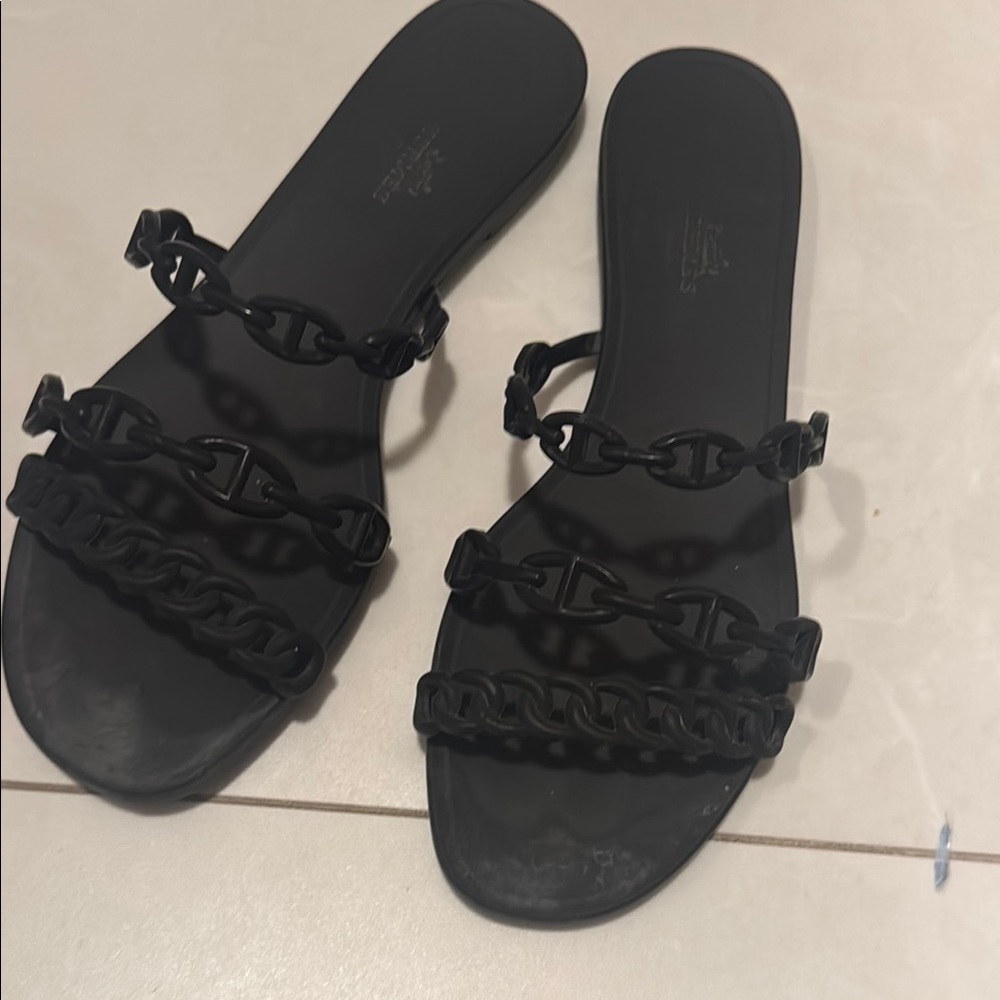 Hermes Black Ruffled Sandals Versatile Summer Footwear
